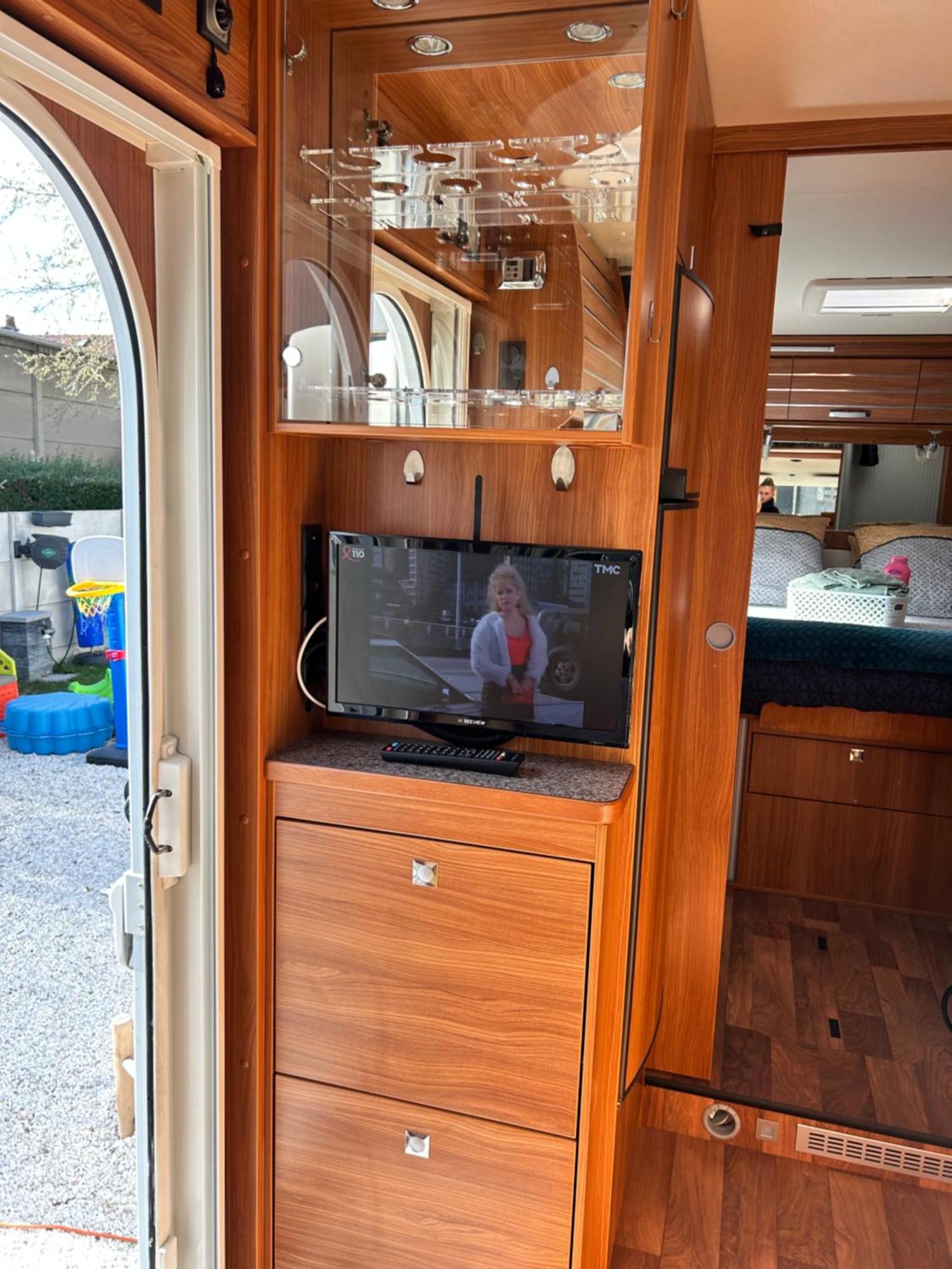 Terrain De Loisirs En Plein Centre De Lievin Camping Car エクステリア 写真
